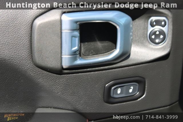 Used 2022 Jeep Wrangler Unlimited Rubicon w/ Steel Bumper Group image 15