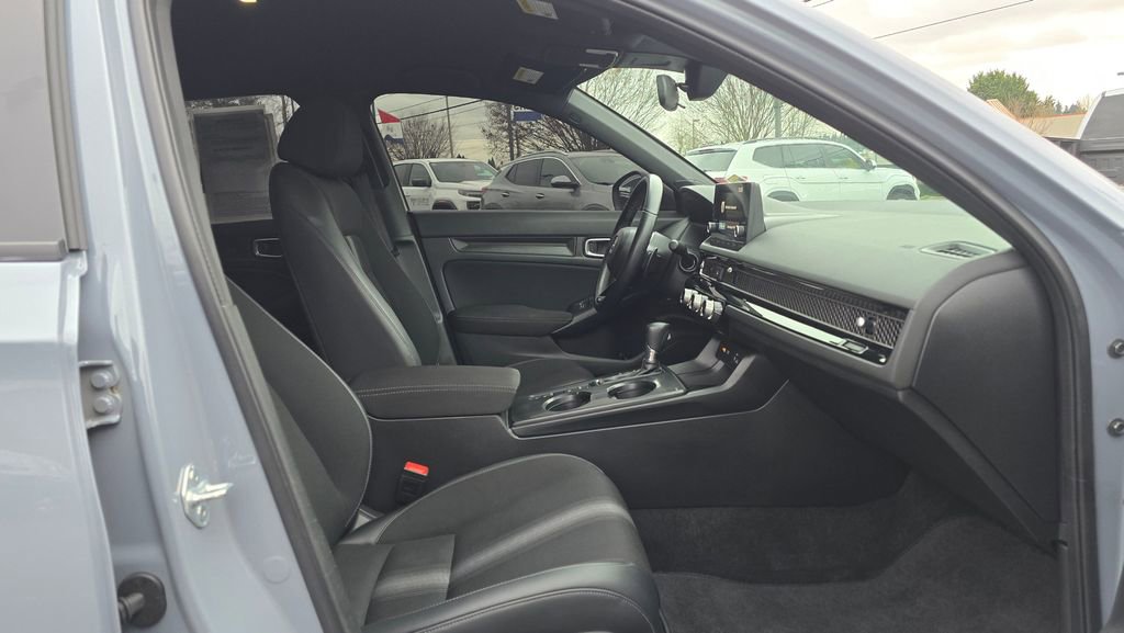 Used 2023 Honda Civic Sport image 11