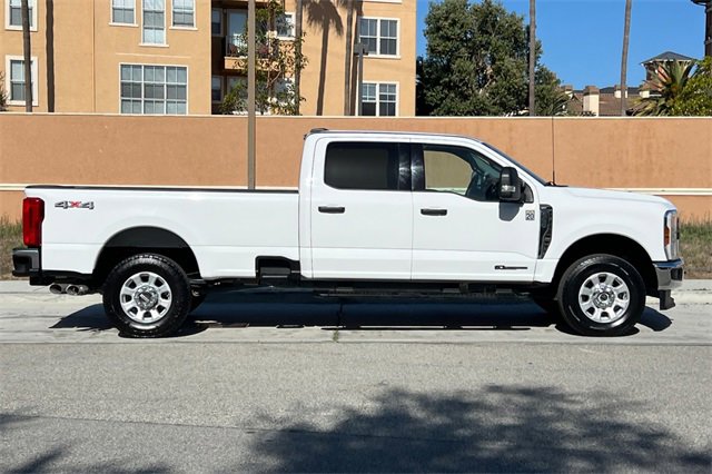 Used 2024 Ford F350 XLT image 3