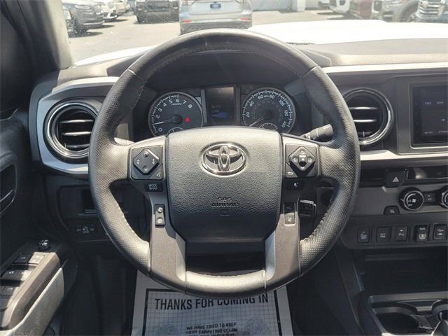Used 2018 Toyota Tacoma TRD Sport w/ Technology Package image 9