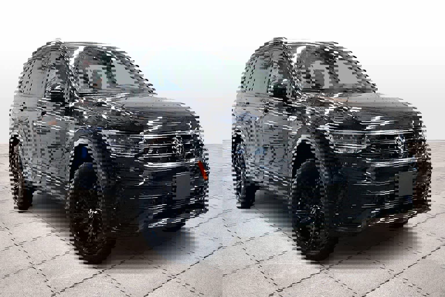 Used 2024 Volkswagen Tiguan SE R-Line image 2