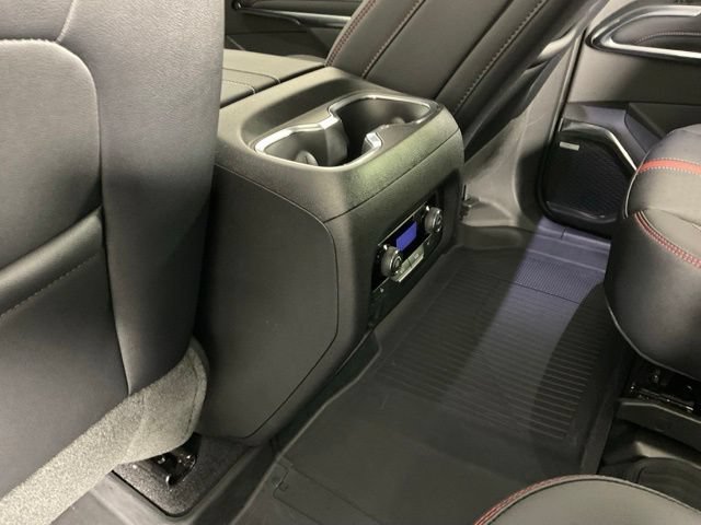 Used 2026 Chevrolet Traverse RS w/ LPO, Floor Liner Package FWD image 15