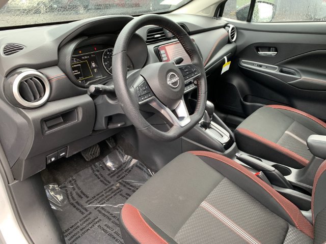 Used 2025 Nissan Versa SR w/ Trunk Package FWD image 10
