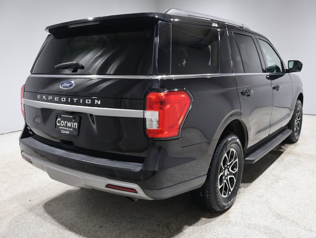 Used 2024 Ford Expedition XLT image 2