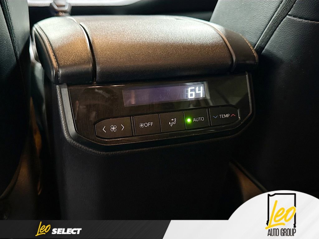 Used 2022 Toyota Highlander XLE image 26