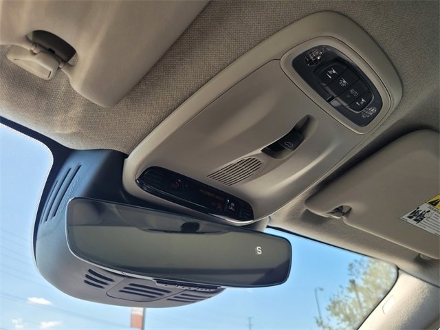 Used 2019 Volvo XC40 T5 Momentum image 27