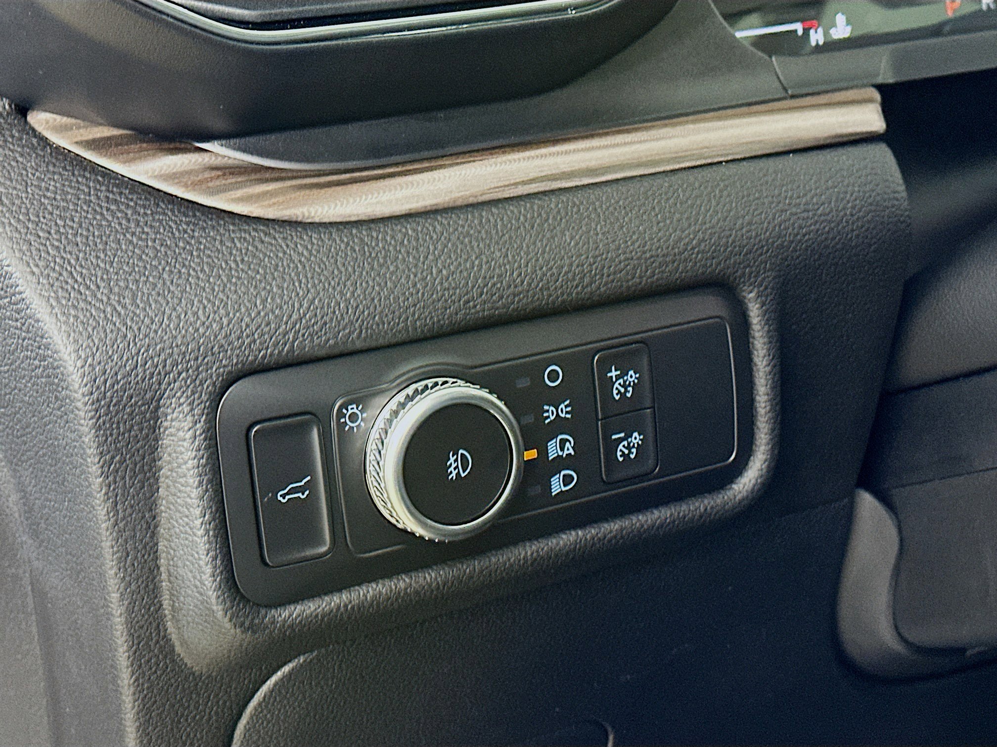 Used 2021 Ford Explorer Limited w/ Equipment Group 301A image 10