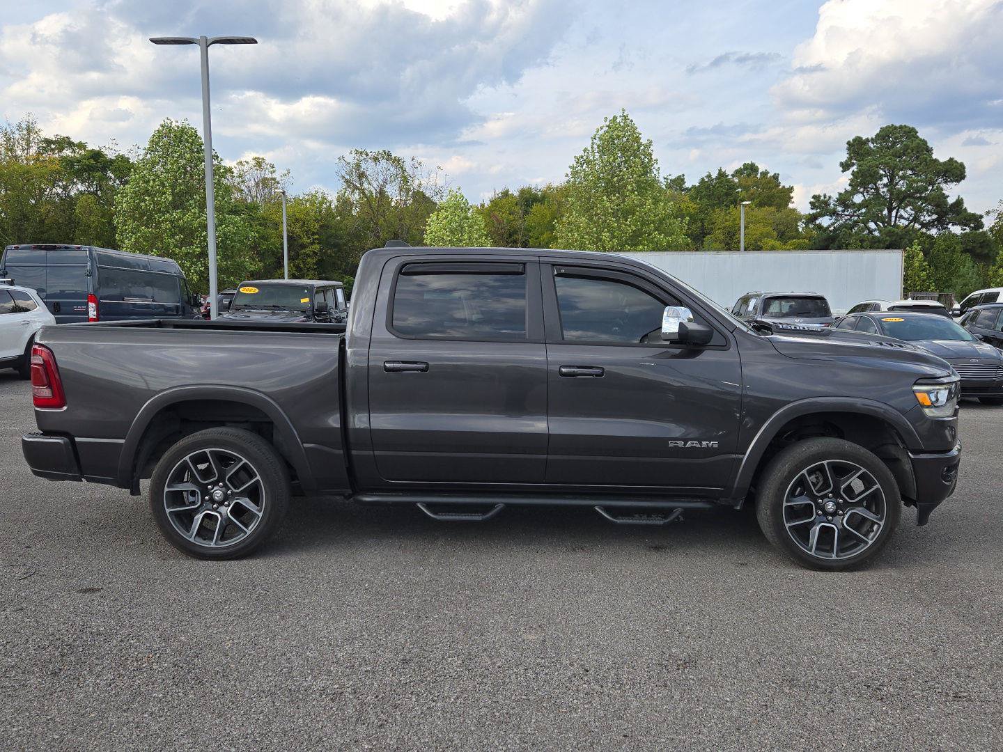 Used 2019 RAM 1500 Laramie AWD/4WD image 8