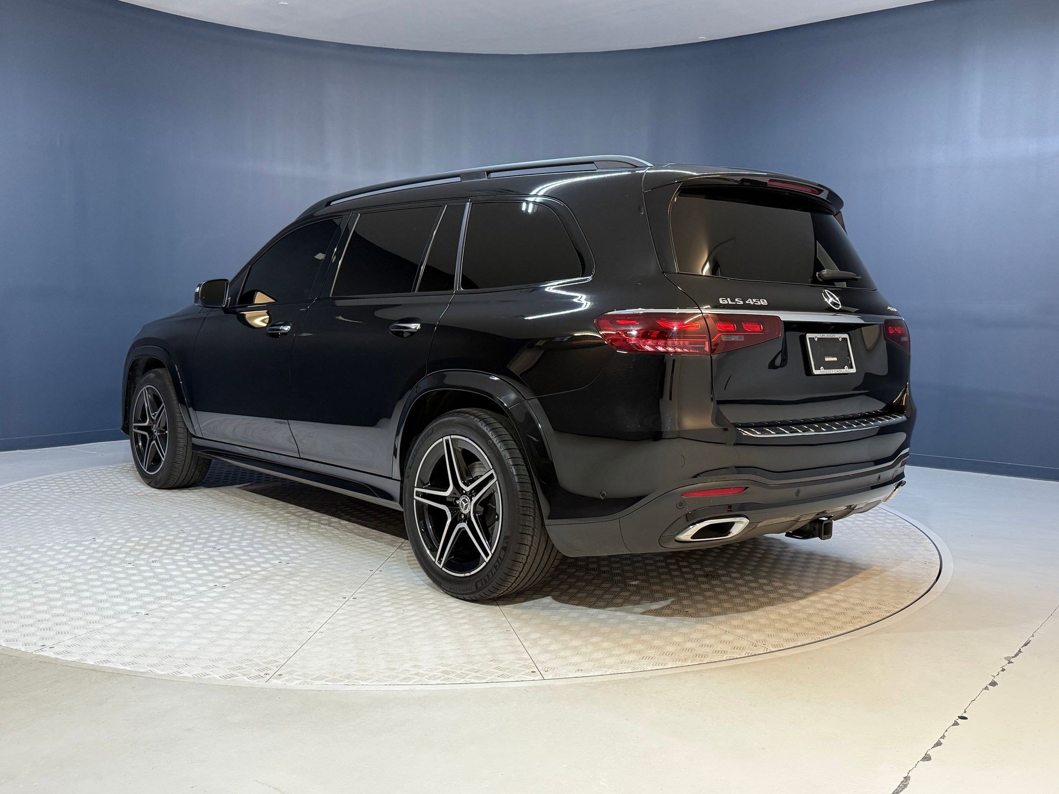 Used 2024 Mercedes-Benz GLS 450 4MATIC image 3