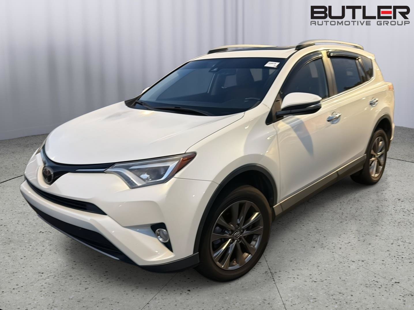 Used 2018 Toyota RAV4 Limited FWD image 1