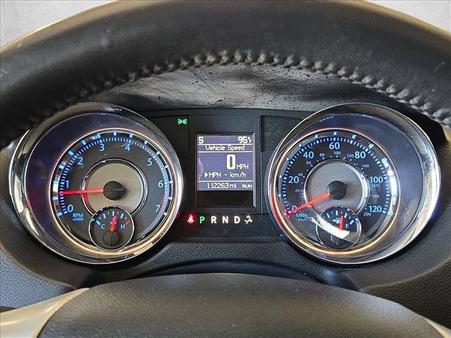 Used 2016 Chrysler Town & Country Touring FWD image 11