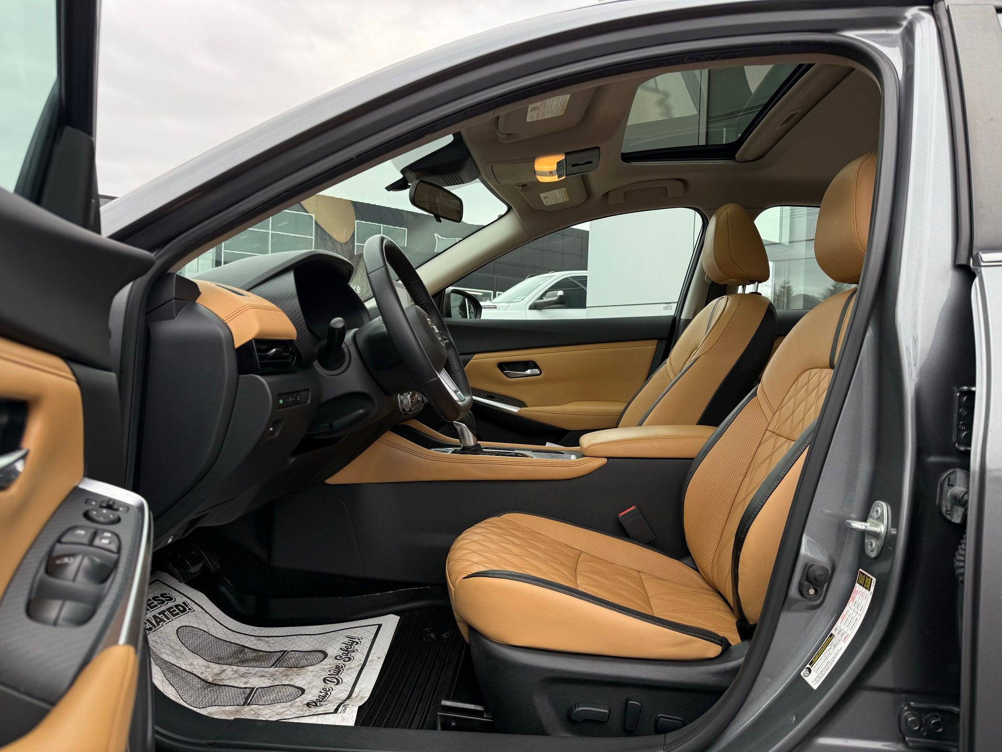 Used 2020 Nissan Sentra SV w/ SV Premium Package image 33