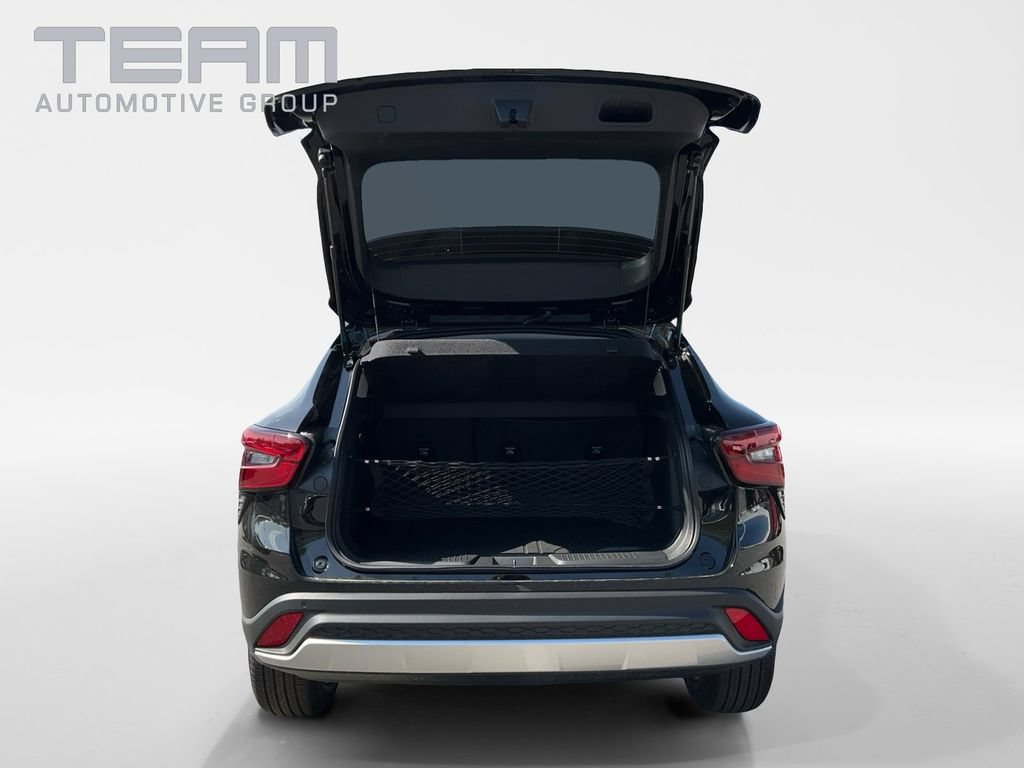 New 2026 Chevrolet Trax LT w/ Driver Confidence Package FWD image 13