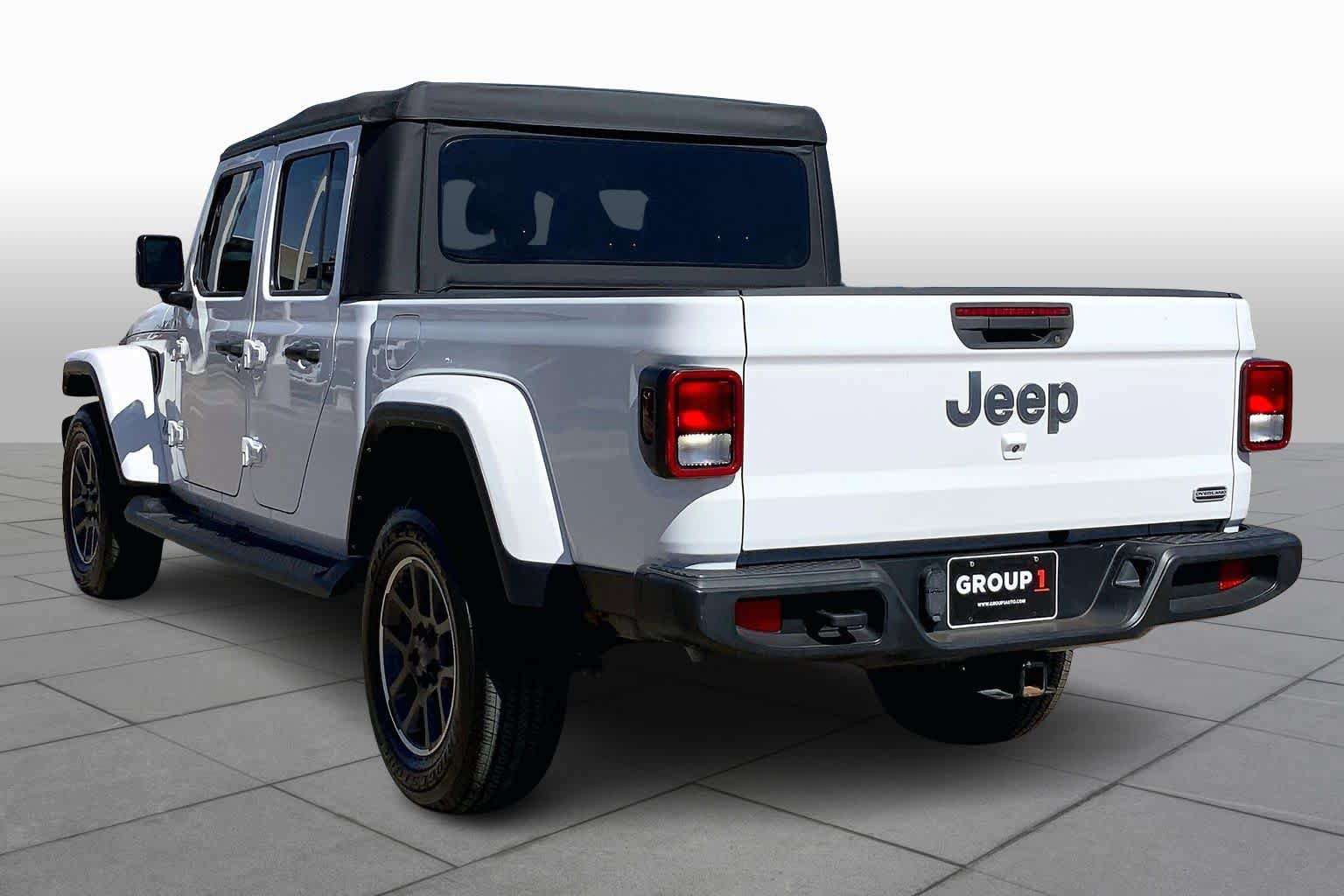 Used 2022 Jeep Gladiator Overland w/ Trailer Tow Package AWD/4WD image 12