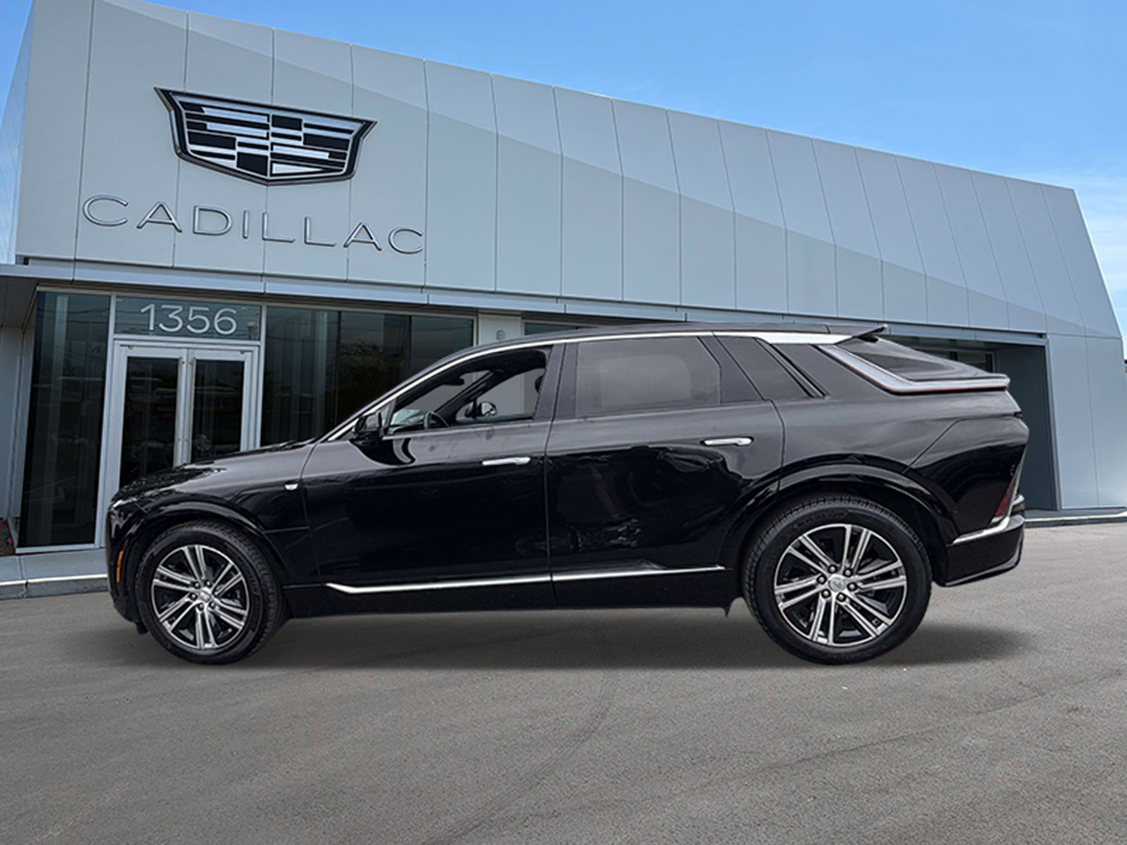 Certified 2024 Cadillac Lyriq Luxury RWD image 3
