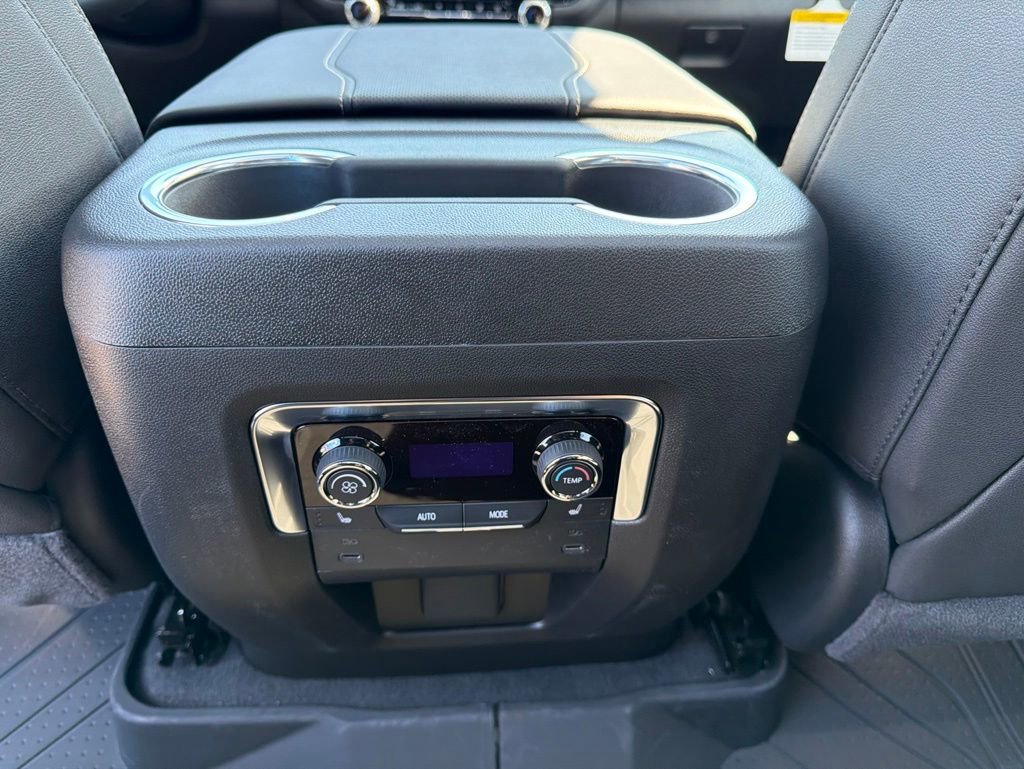 New 2026 Chevrolet Suburban Premier w/ Sun And Tow Package AWD/4WD image 19