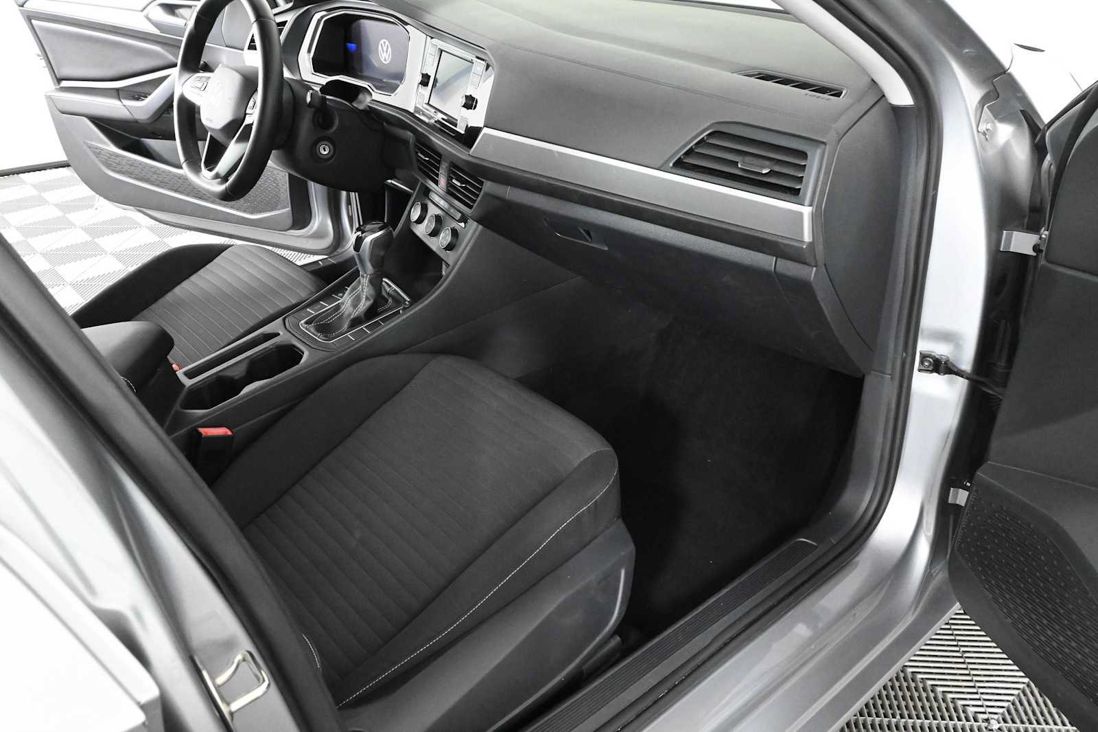 Certified 2022 Volkswagen Jetta S FWD image 8