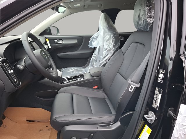 New 2026 Volvo XC40 B5 Plus w/ Protection Package Premier AWD/4WD image 6