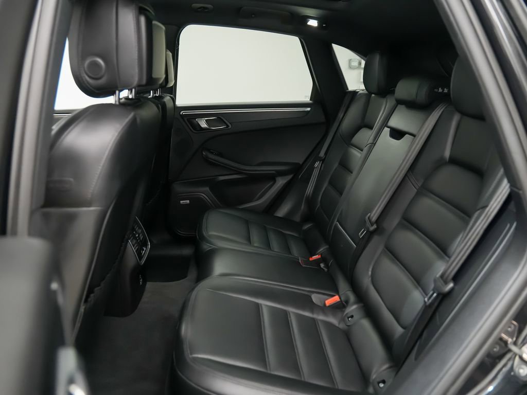 Certified 2023 Porsche Macan GTS AWD/4WD image 18