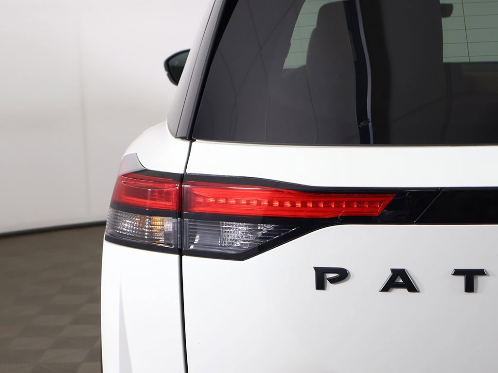 Used 2023 Nissan Pathfinder Platinum AWD/4WD image 19