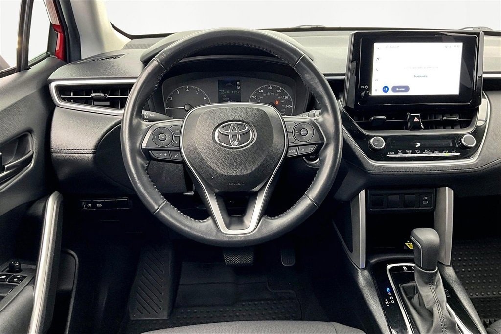 Used 2023 Toyota Corolla Cross LE image 5
