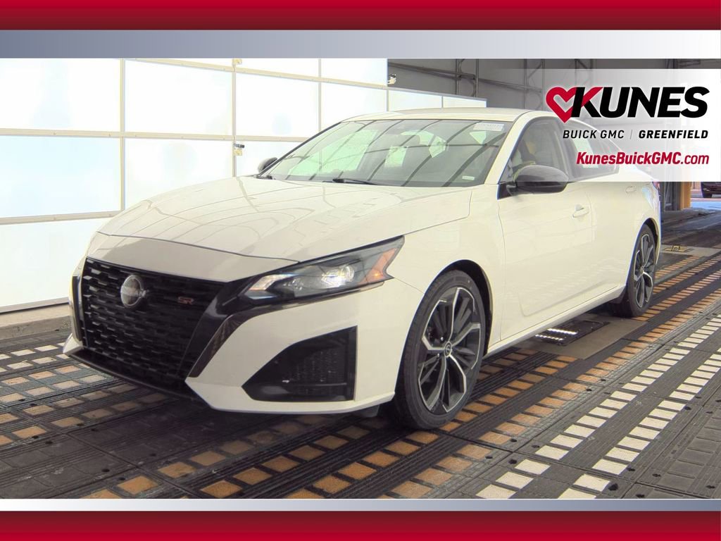 Used 2024 Nissan Altima 2.5 SR FWD image 8