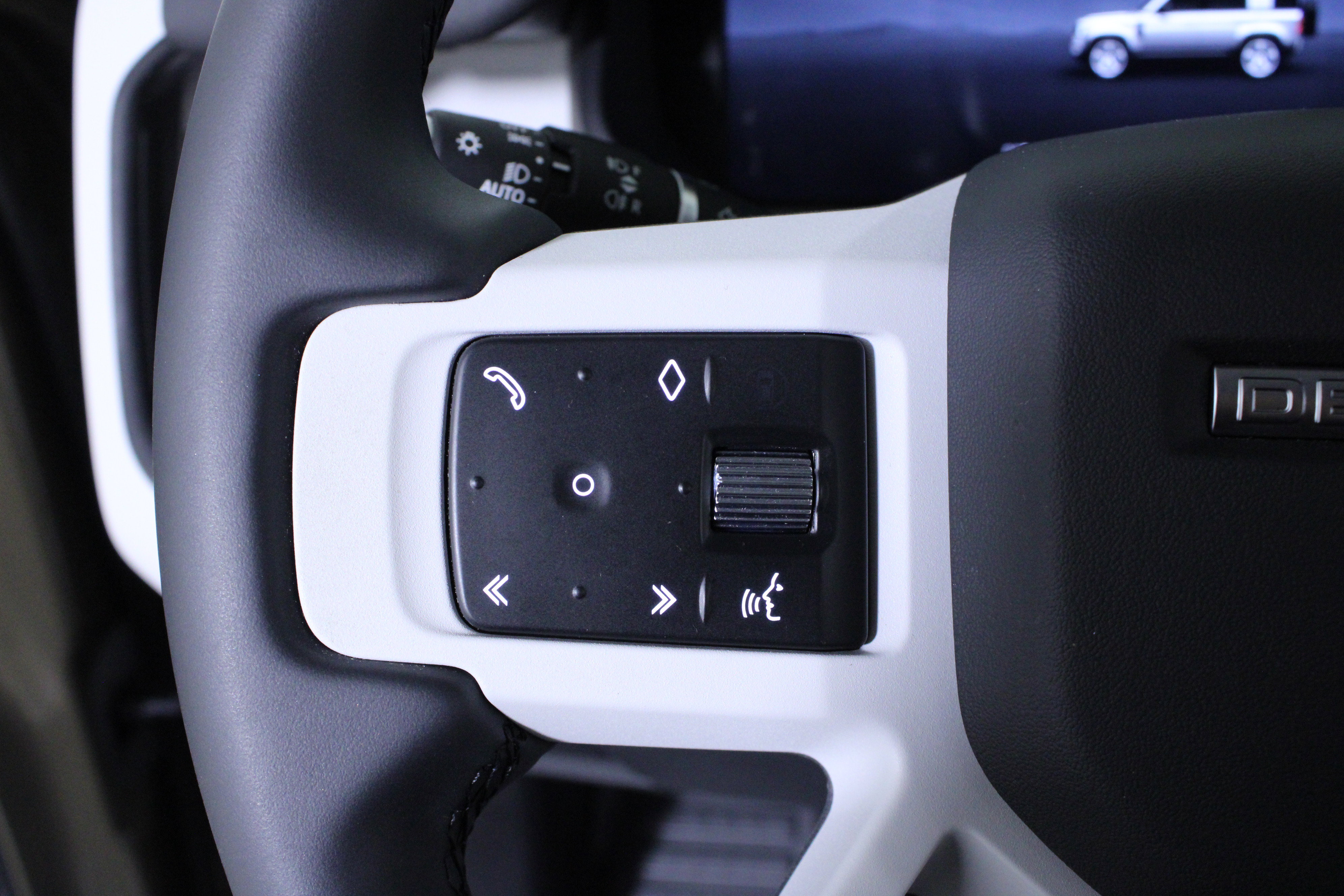 Used 2025 Land Rover Defender 110 S AWD/4WD image 22