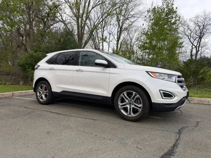 Used 2016 Ford Edge Titanium w/ Equipment Group 302A AWD/4WD image 4