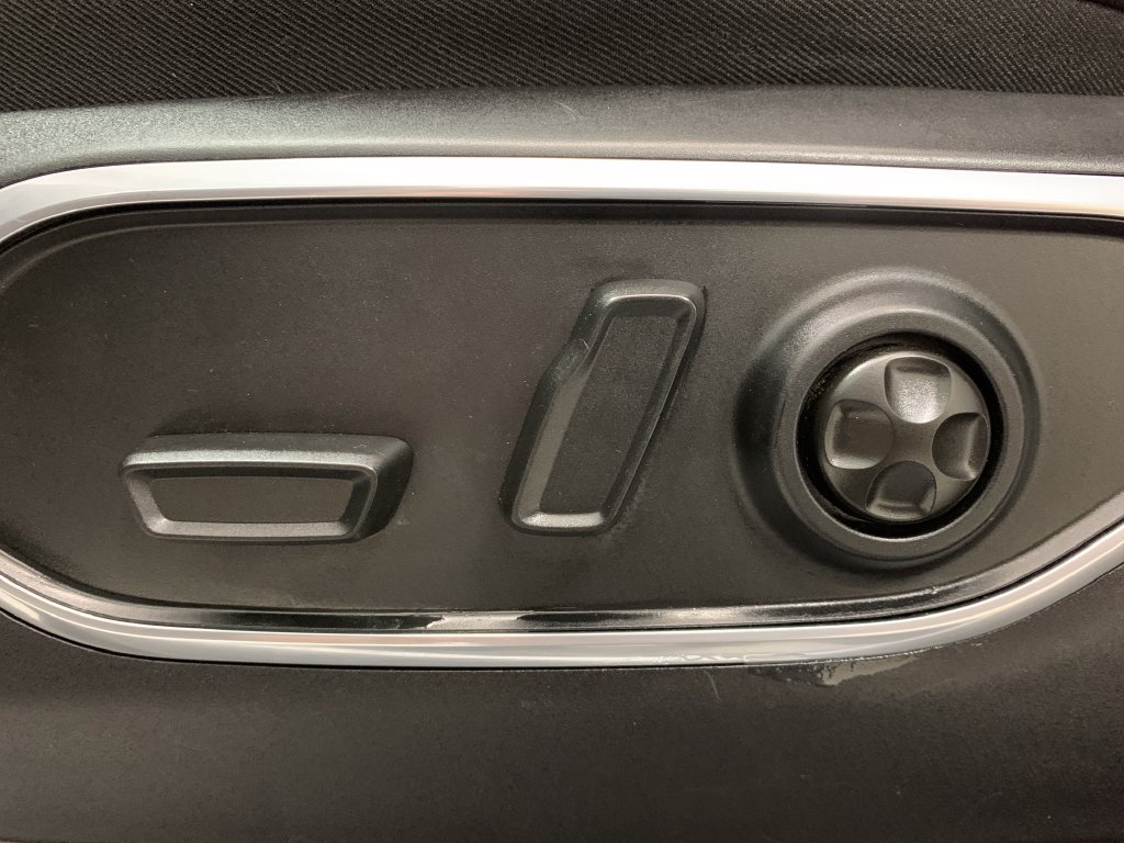 Used 2023 Jeep Wagoneer L Series II AWD/4WD image 5