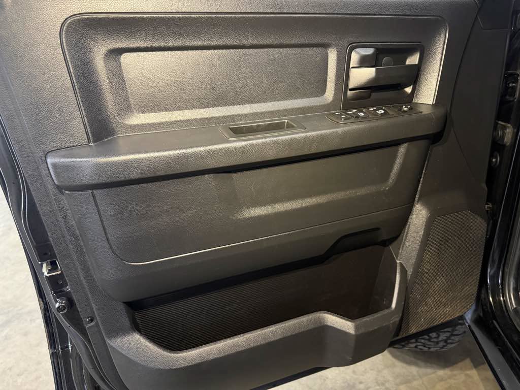 Used 2014 RAM 1500 Express AWD/4WD image 31