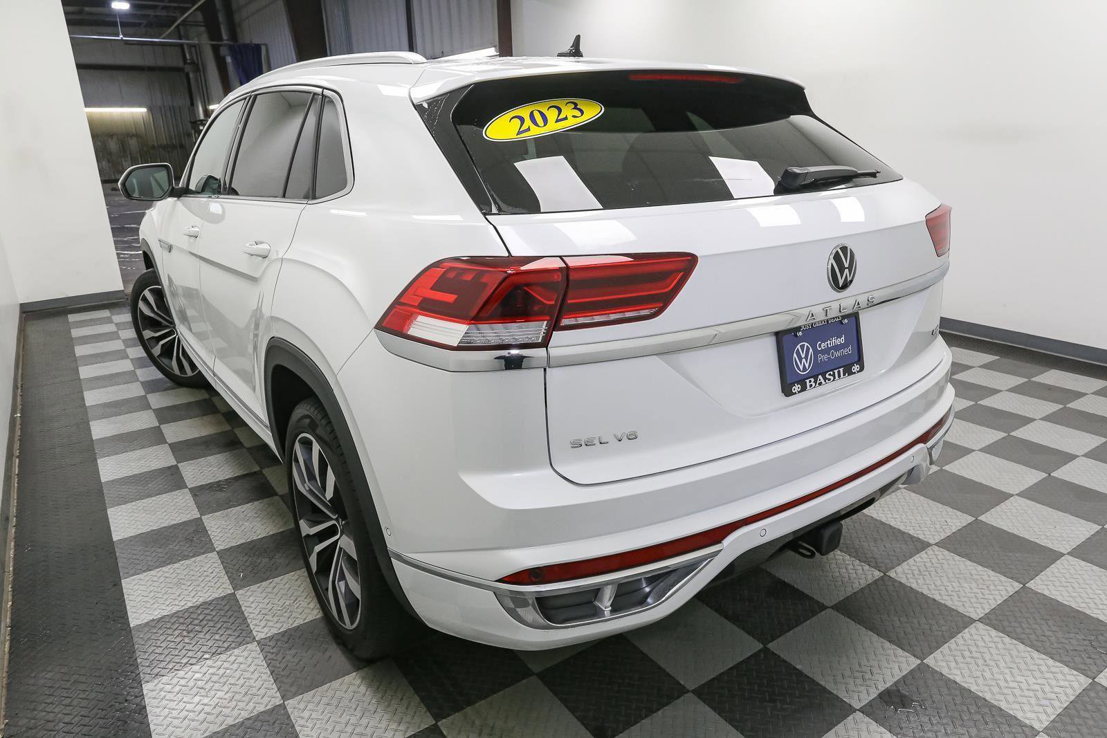 Certified 2023 Volkswagen Atlas Cross Sport SEL Premium R-Line image 12