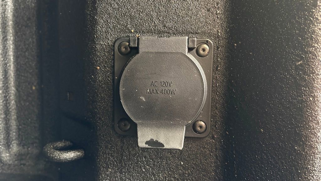 Used 2023 GMC Sierra 1500 AT4 w/ Technology Package image 5