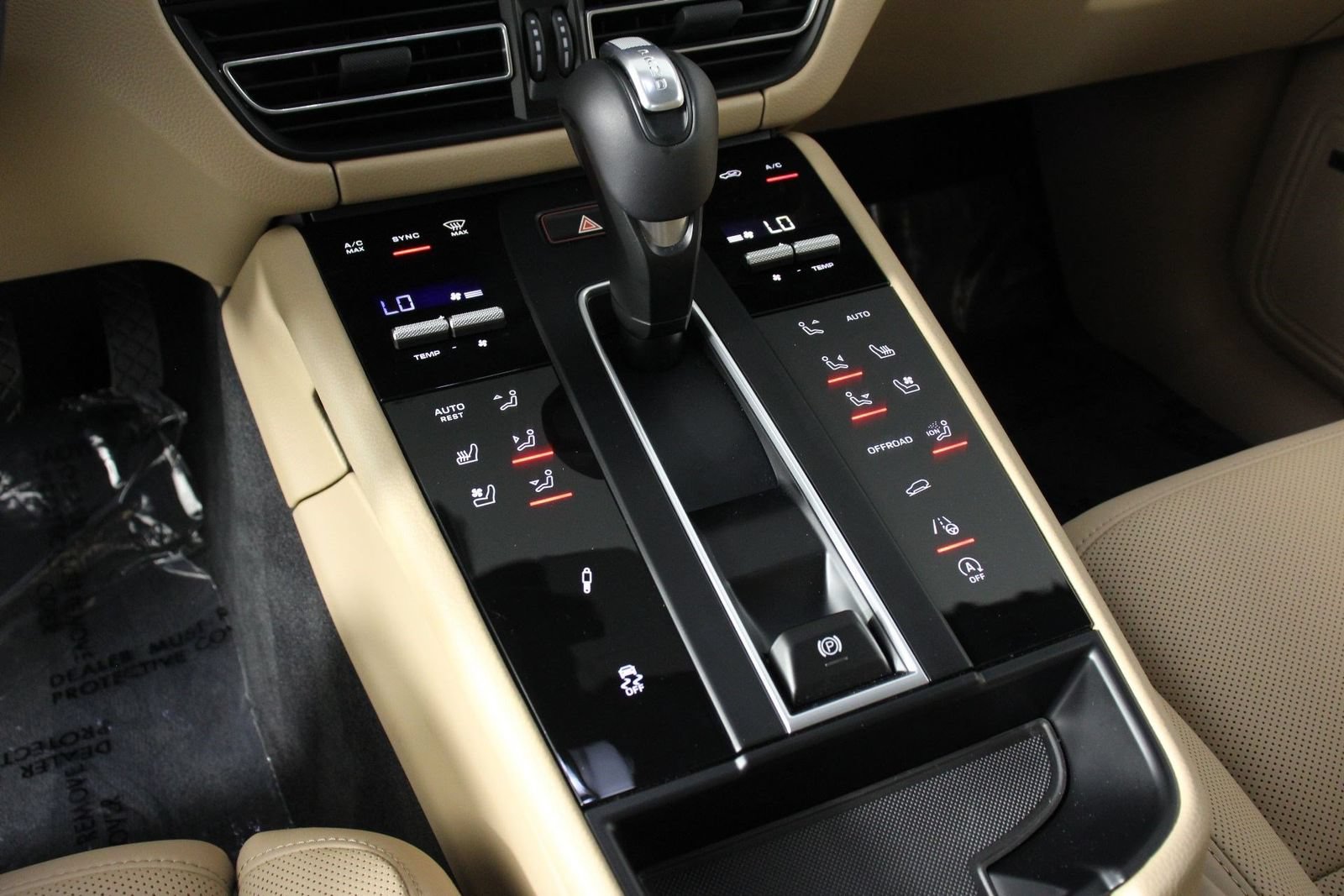 Certified 2026 Porsche Macan S AWD/4WD image 18