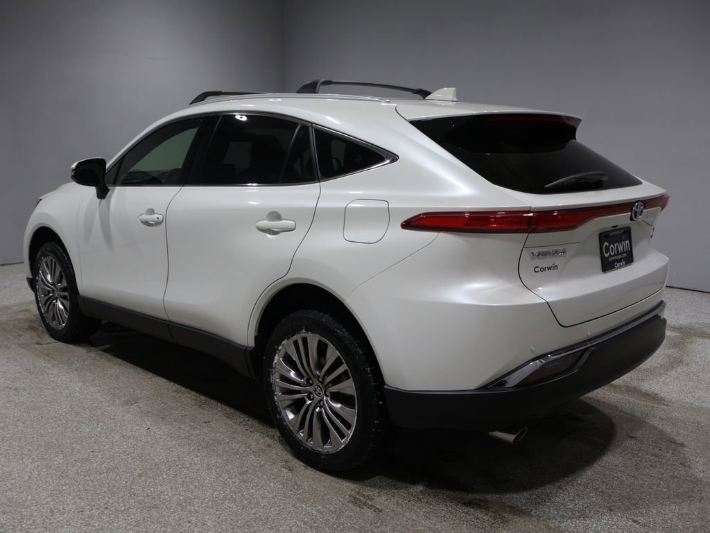 Used 2022 Toyota Venza XLE image 4