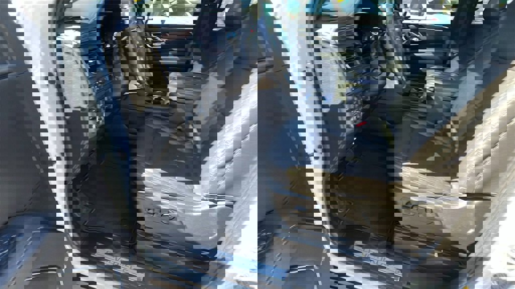 Used 2022 Chevrolet Tahoe Z71 w/ Luxury Package image 13