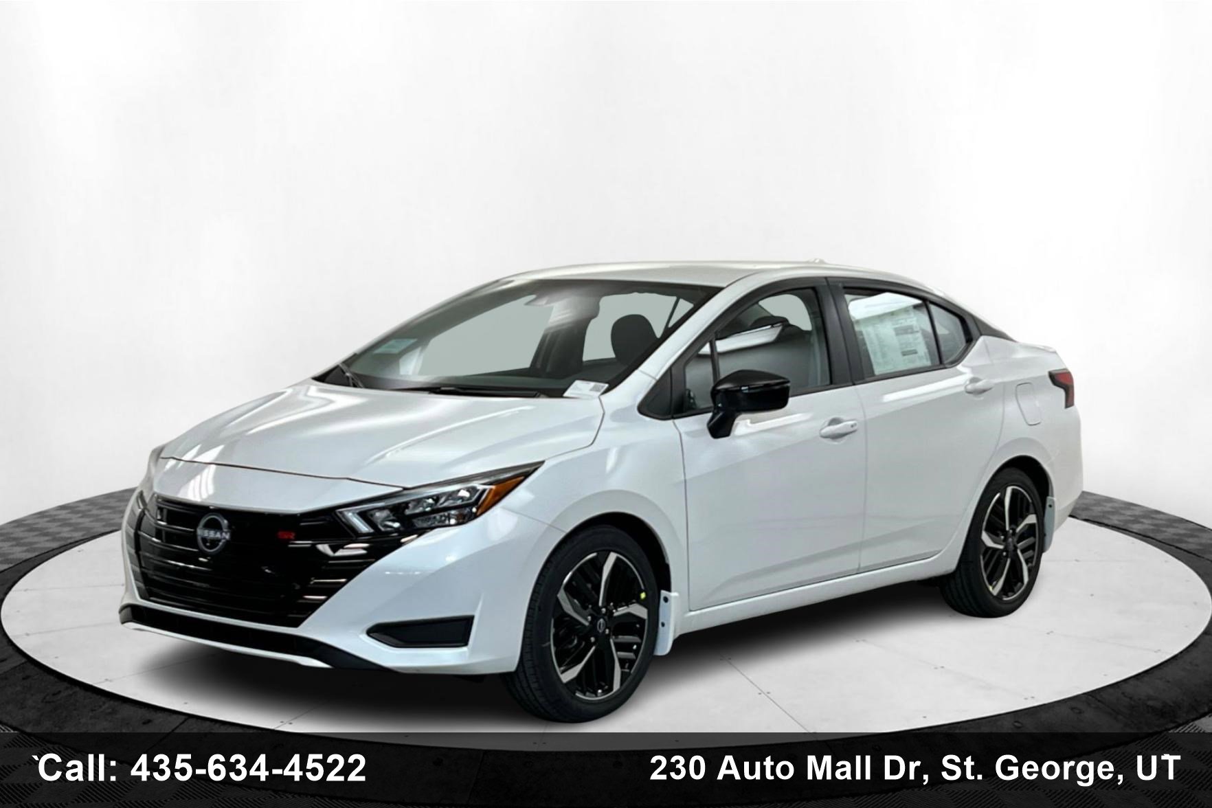 New 2025 Nissan Versa SR w/ Trunk Package