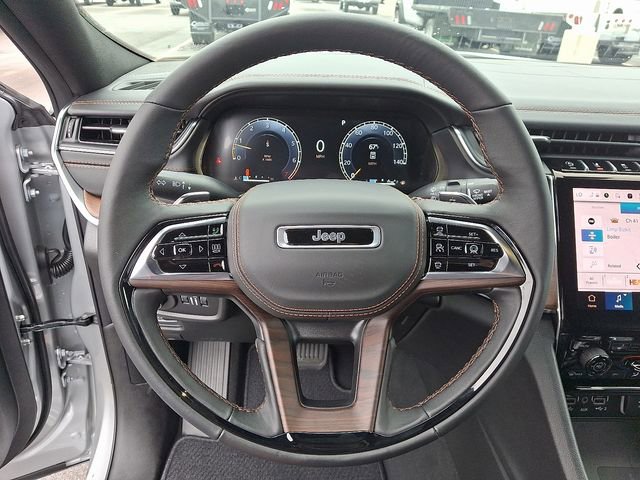 New 2025 Jeep Grand Cherokee Summit w/ Obsidian Package image 9