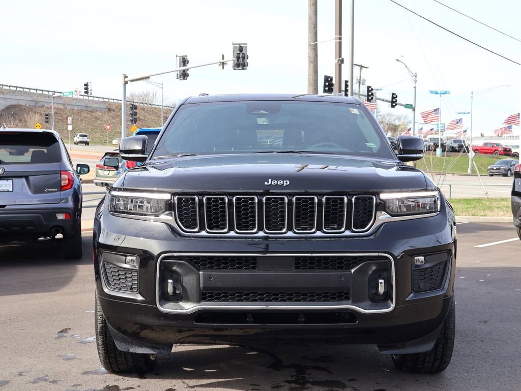 Used 2023 Jeep Grand Cherokee L Overland image 2