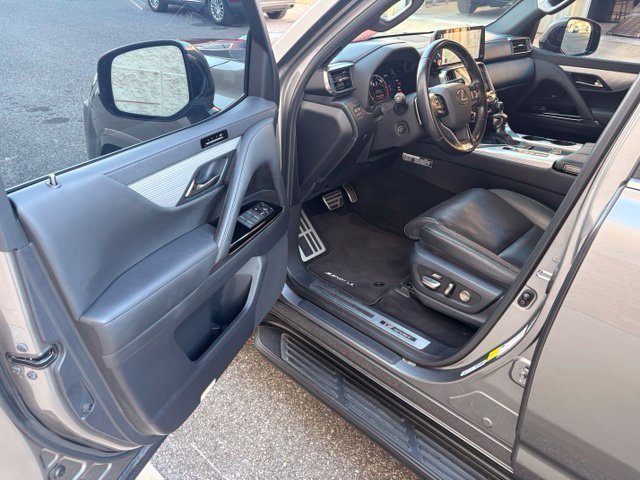 Used 2022 Lexus LX 600 F Sport w/ Accessory Package (Z1) AWD/4WD image 7