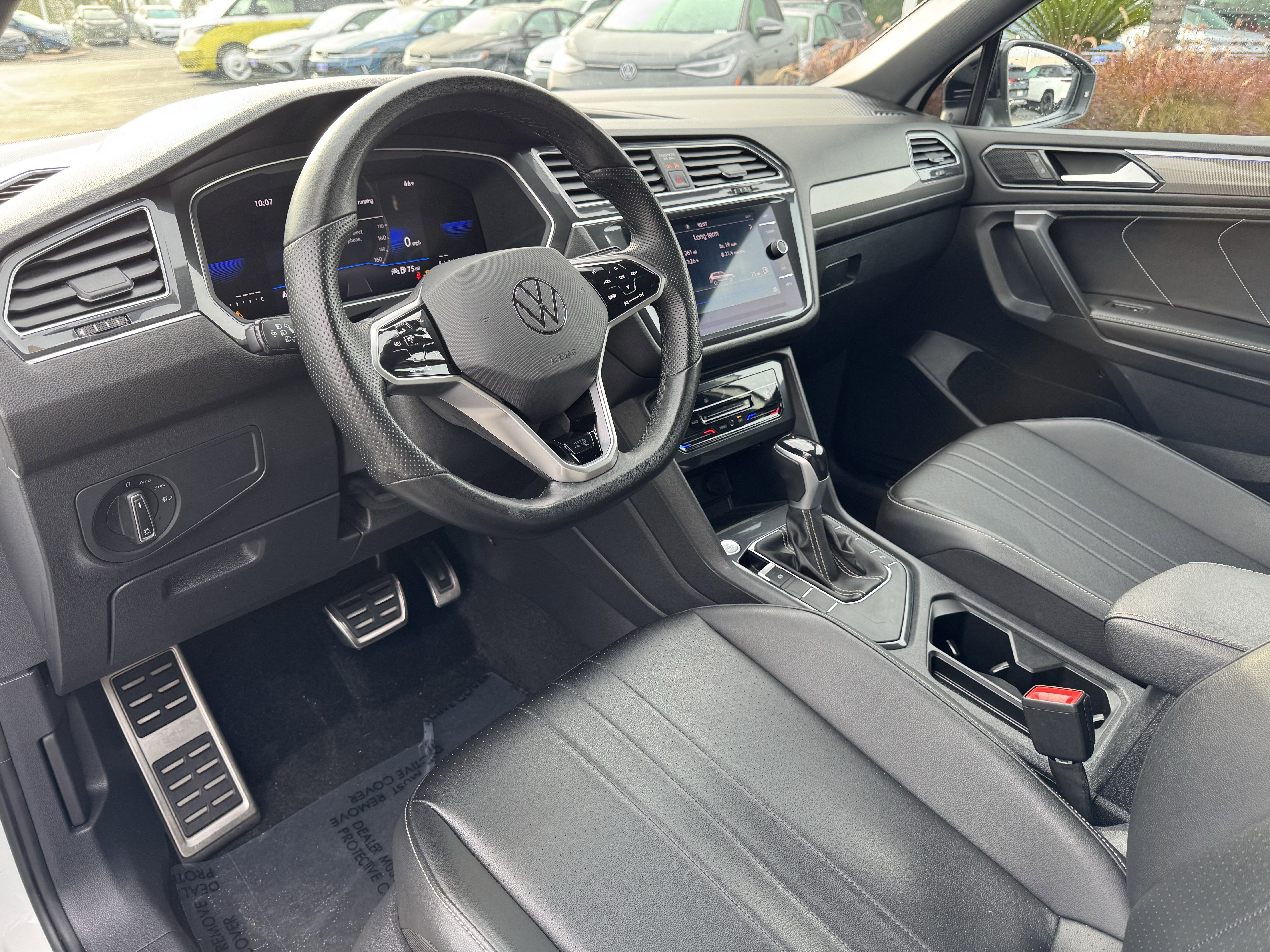 Used 2023 Volkswagen Tiguan SE R-Line image 16