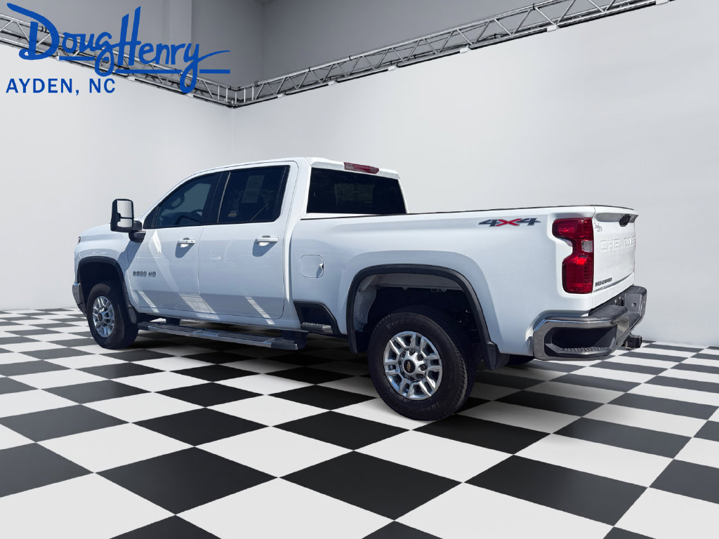 Used 2025 Chevrolet Silverado 2500 LT w/ Convenience Package AWD/4WD image 3