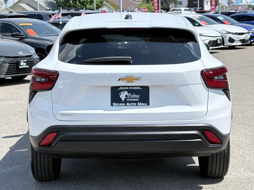 Used 2025 Chevrolet Trax LS FWD image 6