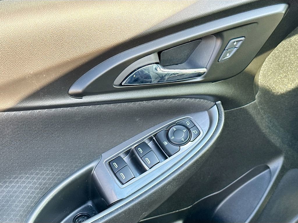 Used 2023 Chevrolet Malibu LT image 17