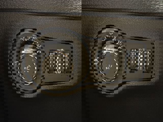 Used 2020 Jeep Compass Limited image 23