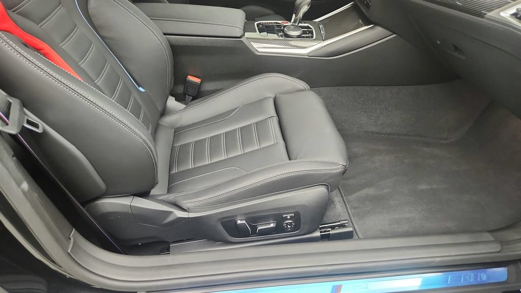 Used 2025 BMW M2 w/ Lighting Package RWD image 29