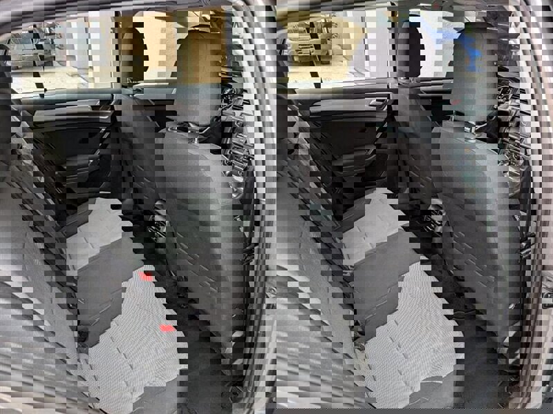 Used 2015 Volkswagen e-Golf Limited Edition image 27