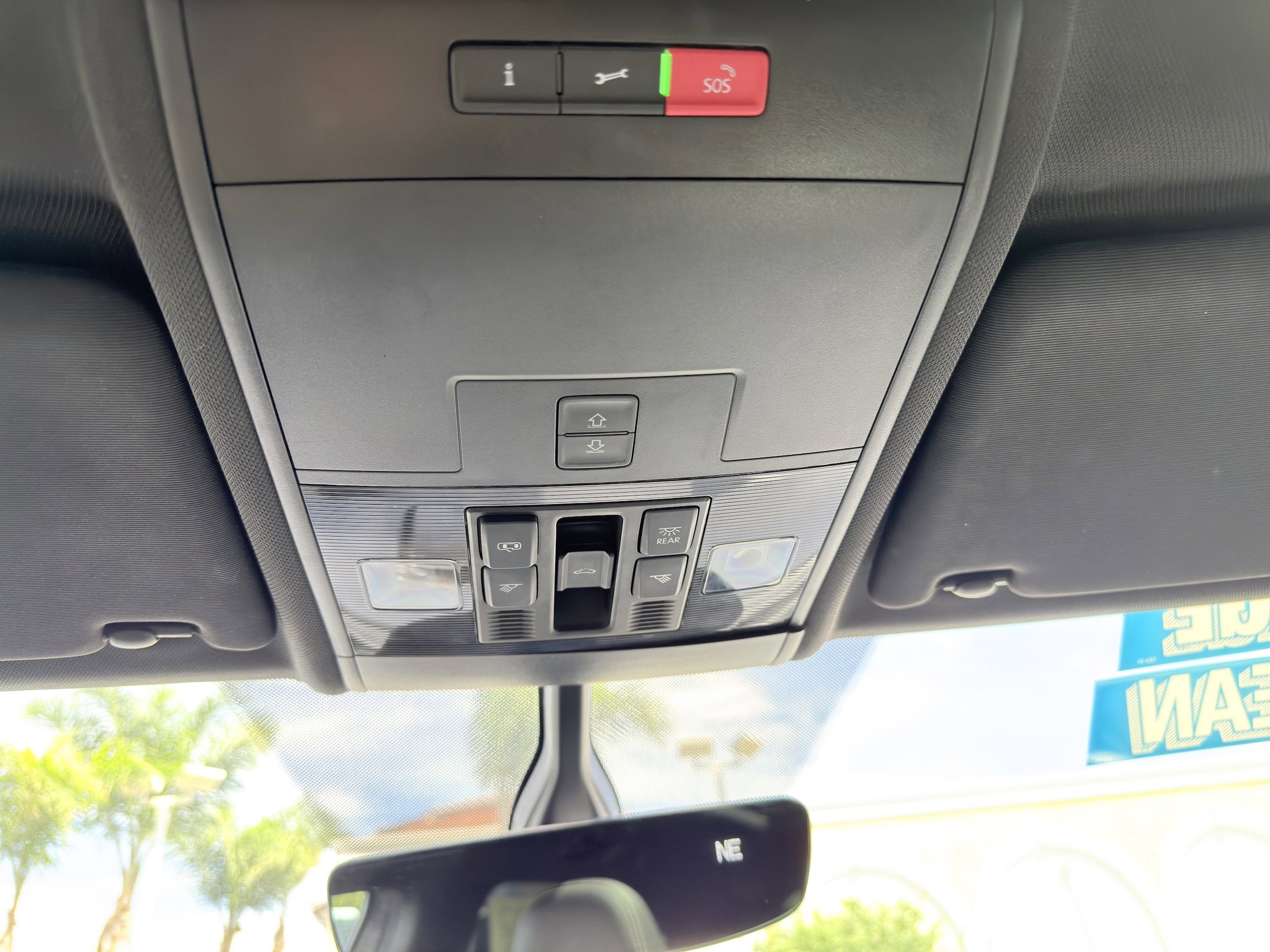 Used 2021 Volkswagen Atlas Cross Sport SE w/ Panoramic Sunroof Package FWD image 35