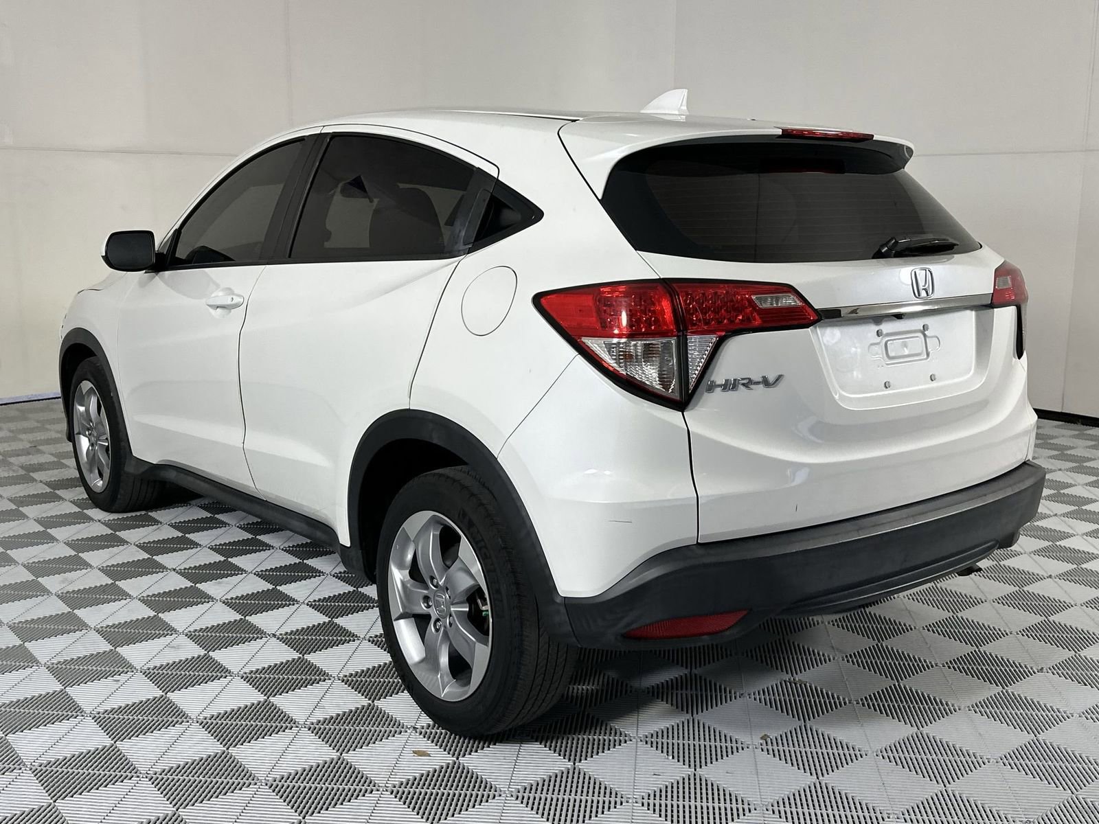 Used 2021 Honda HR-V LX image 6