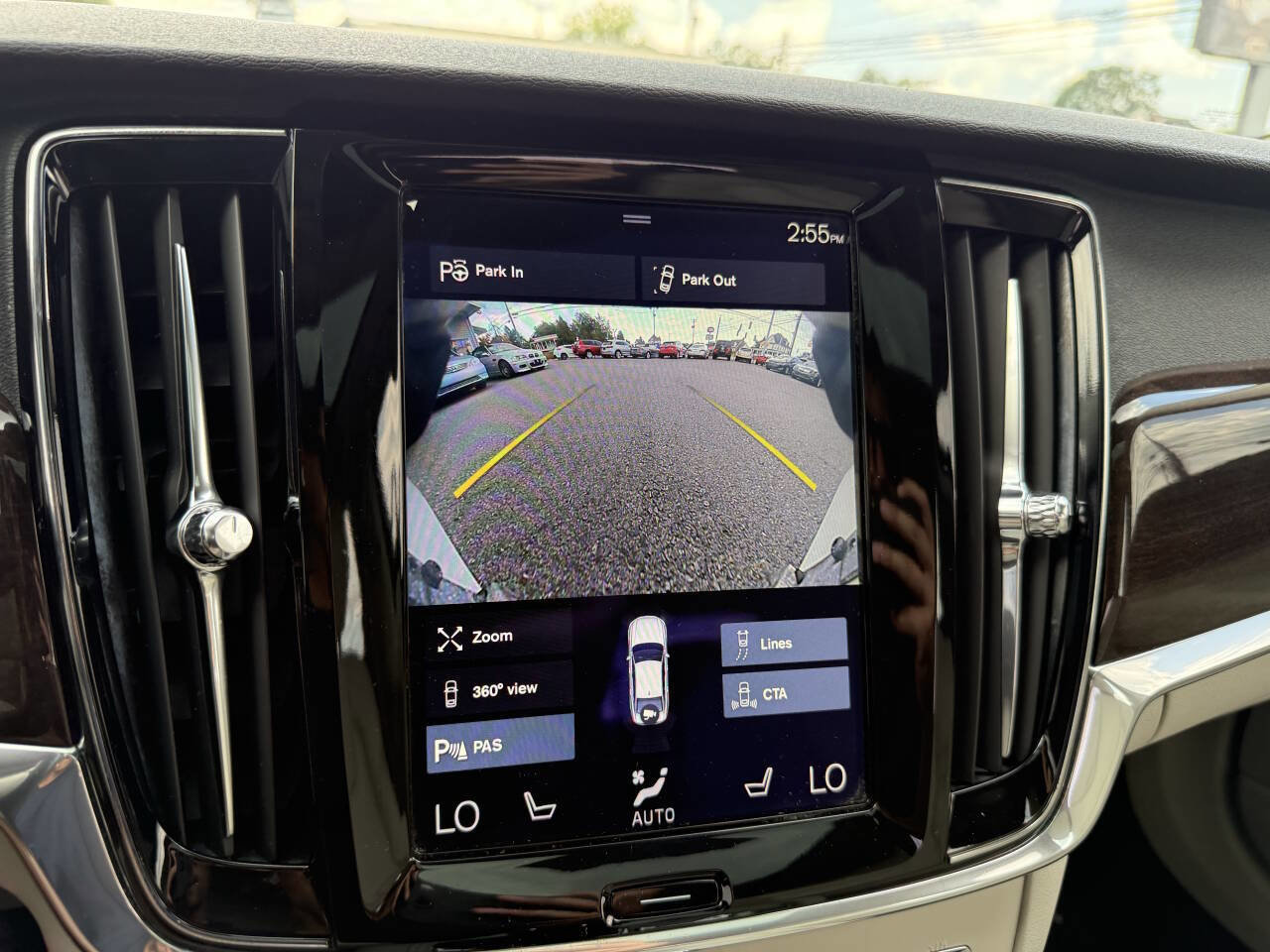 Used 2017 Volvo S90 T6 Momentum w/ Vision Package image 20
