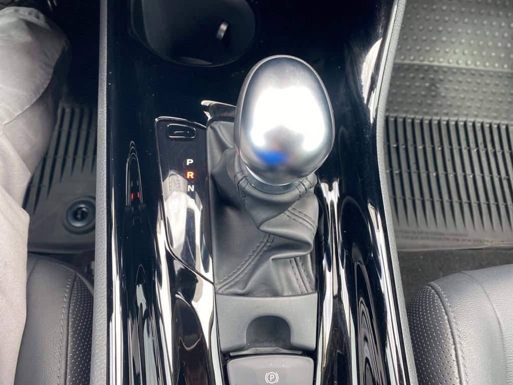 Used 2022 Toyota C-HR Limited FWD image 14